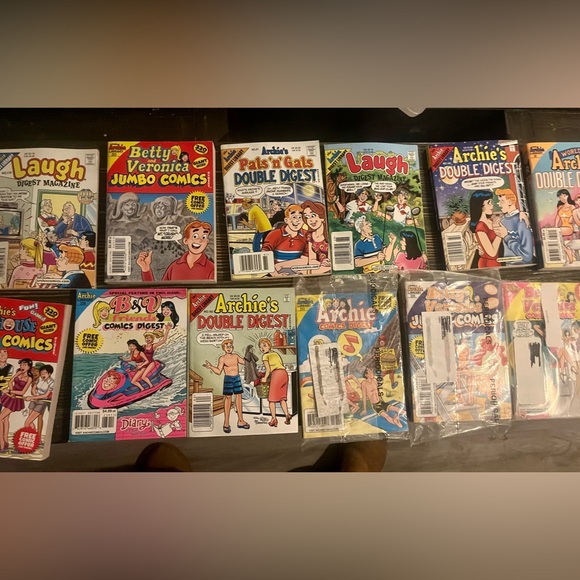 Set of 18 Vintage Betty & Veronica and Archie & Jughead Comic Books - Mint - Picture 5 of 6